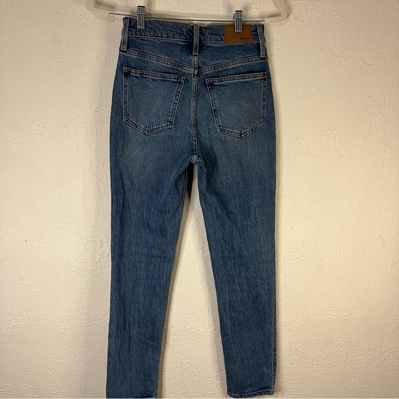 Madewell The Perfect Vintage Jean in Belbury Wash Tencel Denim Edition - Picture 7 of 11